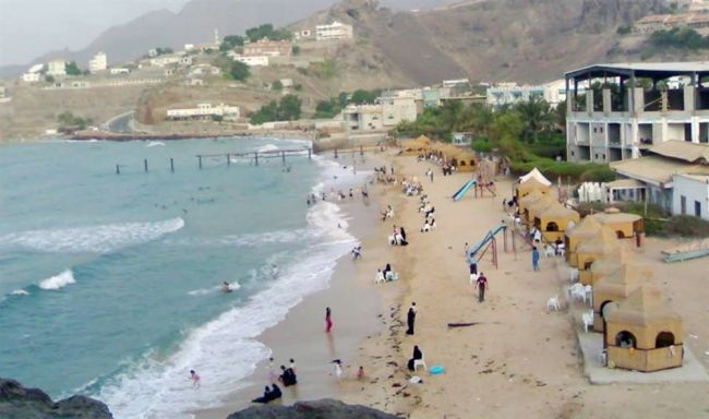 خفر السواحل توجه تحذير هام لمرتادي شواطئ عدن