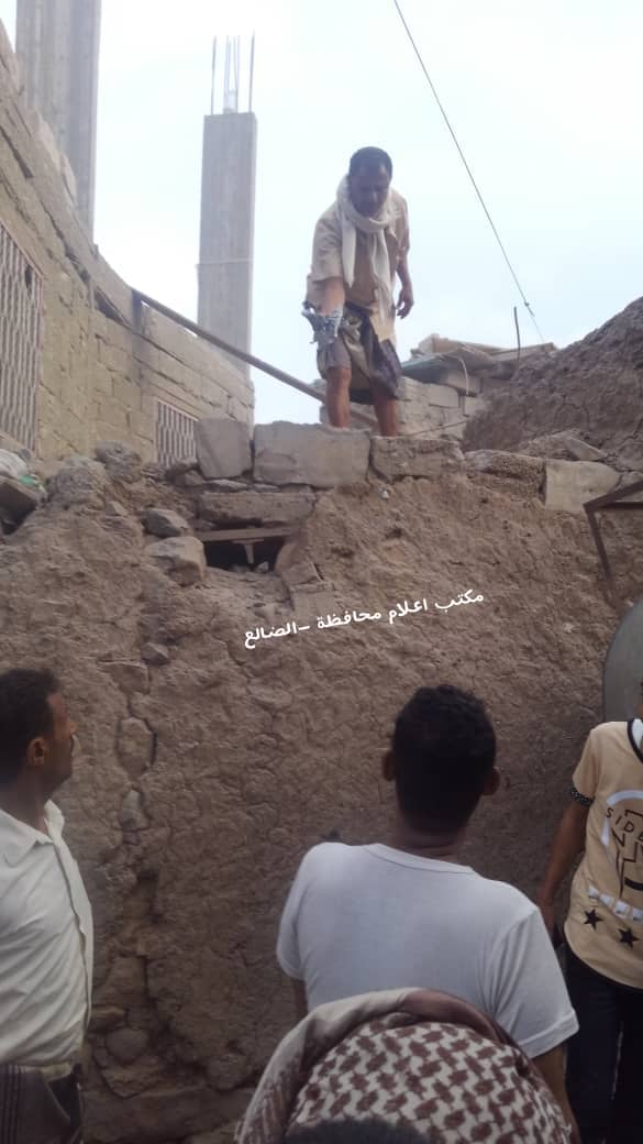 #الضالع اصابة اربعة مواطنين بينهم # اطفال بقذائف مليشيات الحوثي في مدينة قعطبة