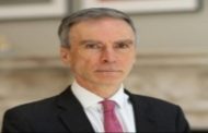وزير بريطاني يصف شعوره تجاه اعتداء ميلشيات الحـوثي على مطار ابها