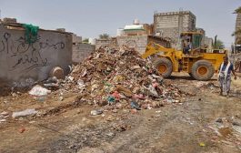 عدن: مؤسسة ابو حاتم بانافع تنفذ حملة نظافة واسعة في خورمكسر