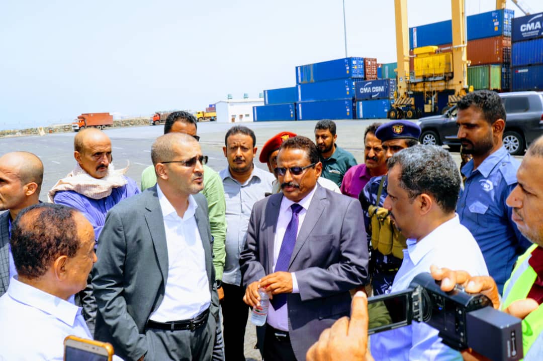 ميناء عدن  يطالب الحكومة بنقل أعمال التفتيش على السفن إلى عدن