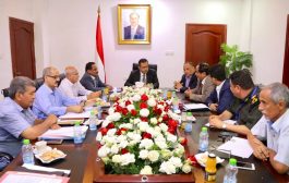 رئيس الوزراء يشدد على تحسين خدمات مطار عدن وزيادة الرحلات الجوية
