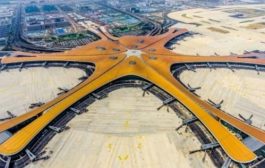مطار ضخم من تصميم زها العراقية يفتتح في بكين
