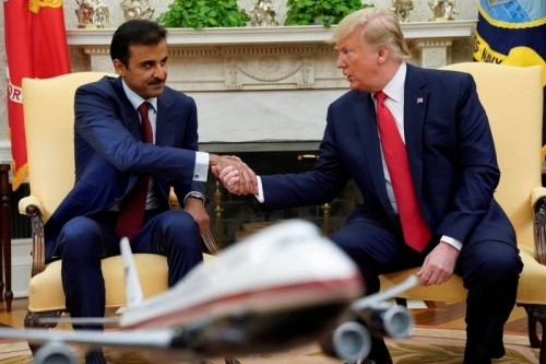 تقرير: ماهي الوعود التي أعطاها أمير قطر في واشنطن؟