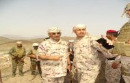 الزبيدي وقائد #التحـالف_العربي يتفقدان معسكري اللواء الخامس دعم وإسناد والكبسي في ردفان