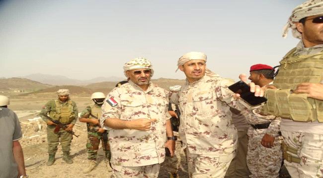 الزبيدي وقائد #التحـالف_العربي يتفقدان معسكري اللواء الخامس دعم وإسناد والكبسي في ردفان