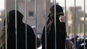 تعذيب نفسي وجسدي ممنهج للنساء في سجون الحوثيين