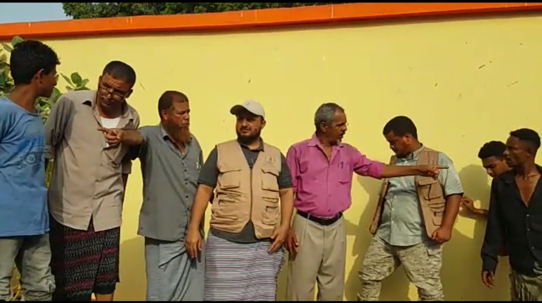 مدير البريقة يطلع على الإستعدادات والتهيئة لإعادة تفعيل السوق العام للمديرية