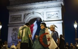 صدامات بين الشرطة الفرنسية ومشجعي الجزائر واحراق السيارات
