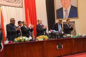 حضرموت .. 55 برلمانيا يعلنون تعليق عضويتهم احتجاجا على تردي الخدمات والأمن