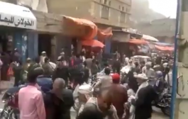 تجار صنعاء يشتبكون بالسلاح مع المليشيات الحوثية هل هي بداية انتفاضة..فيديو 