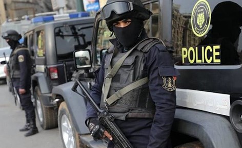 في واقعة غريبة.. وفـاة رجل شرطة مصري خلال تمثيله جريمة قتـل سيدة