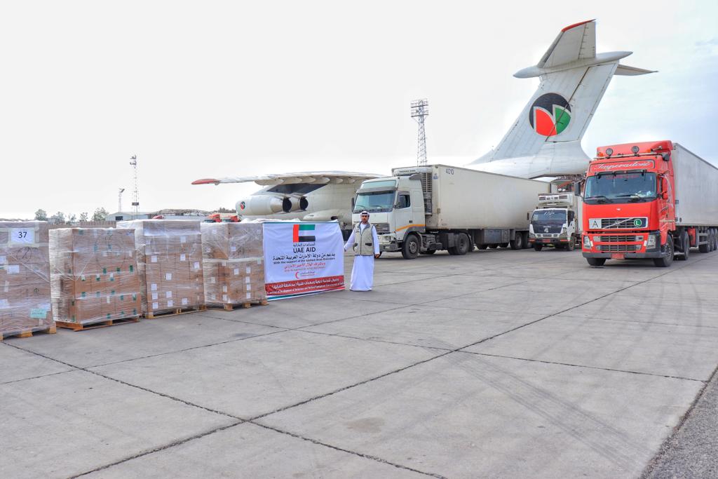 وصول طائرة شحن إماراتية تحمل أطنان من الأدوية والمستلزمات الطبية إلى عدن 