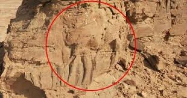 الحوثيون يعبثون بكنوز الآثار والمخطوطات اليمنية