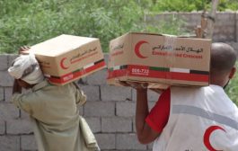 هلال الإمارات يواصل توزيع المساعدات والمياه في عدد من أحياء ومناطق عدن 