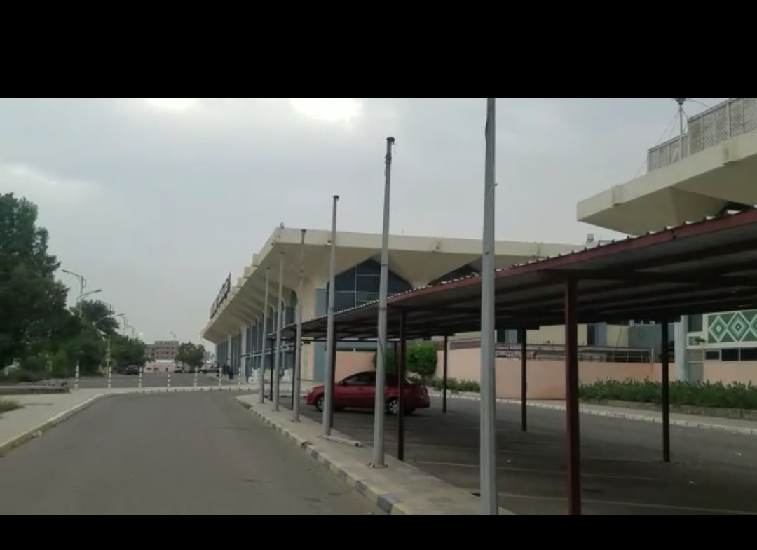 فيديو يفضح اكاذيب سيطرة القوات الحكومية على مطار عدن