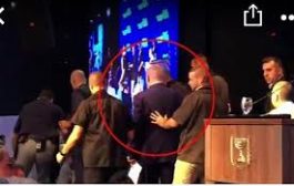 بالفيديو.. لحظة هروب رئيس وزراء إسرائيل من قاعة في أسدود عقب تعرضها لقصف فلسطيني