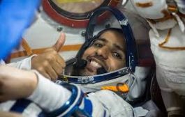 شاهد أول محادثة لرائد الفضاء الإماراتي بعد وصوله لخارج الكرة الارضية