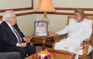 سلطنة عمان ولقاء مع جريفيث لتحقيق جهود السلام في اليمن