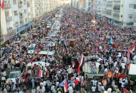 صور : شعب الجنوب يخرج كالسيل الجارف للتعبير عن وفائه للاشقاء في دولة الامارات