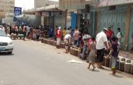 مواطني عدن يشكون من أزمة خانقة بتوفر الغاز المنزلي 