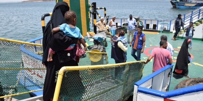 إجلاء 140 لاجئا صوماليا من اليمن إلى بلادهم