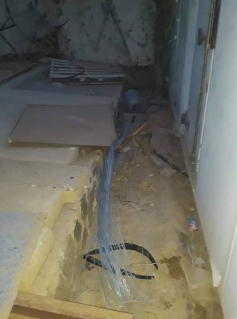 مجهولون ينهبون محطة تحويلية للكهرباء بجولدر مور