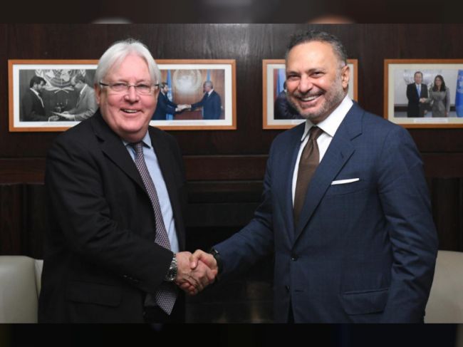 قرقاش يناقش مع غريفيث مستجدات الاحداث في اليمن