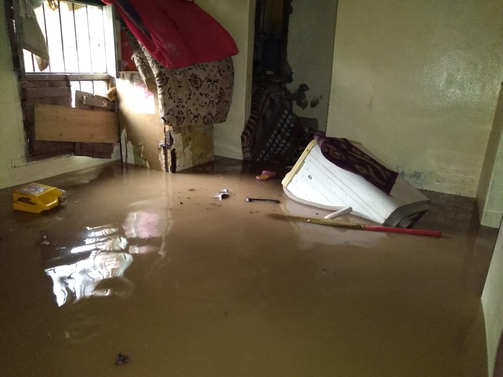 أمطار غزيرة في لحج وغرق منازل بمركز المحافظة 