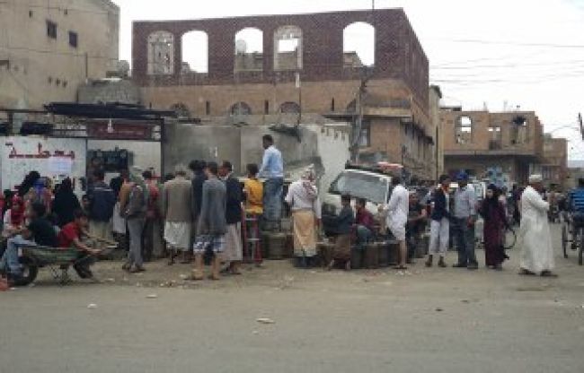 الحوثي يفتعل أزمة الغاز المنزلي بصنعاء ليرفع سعر الأسطوانة إلى 5000 ريال