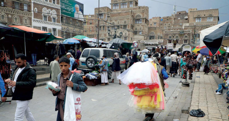 مؤتمريون يخرقون قرار «التجميد» ويعودون لحكومة المليشيات الحوثية