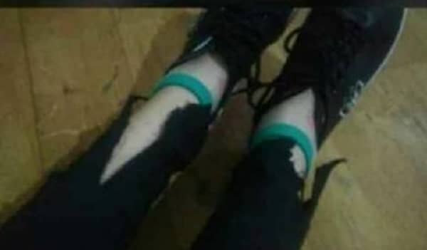 قص بنطلونات التلميذات وحذف قصص عمر وأبوبكر من 