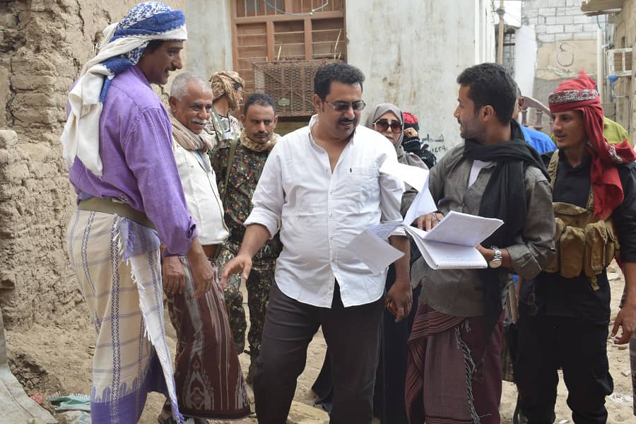 قيادة أنتقالي لحج تدشن تسليم الاعانات المالية لمتضرري الأمطار