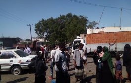 عاجل: متظاهرين يقطعون الطريق في خط الدبا بلحج