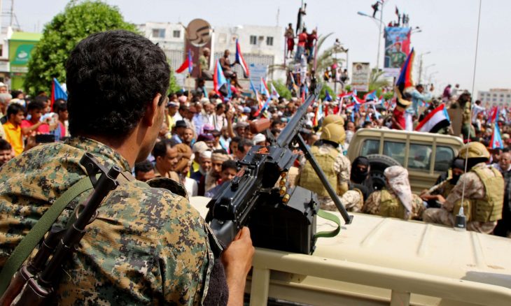 مصادر: السعودية تتولى السيطرة على عدن لإنهاء أزمة بين حليفيها في اليمن