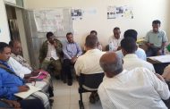 بحضور مدير عام الازارق ورئيس الانتقالي بالمديرية مكتب الصحة يعقد اجتماعا بالمديرية