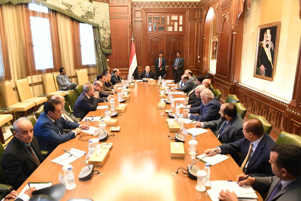 رئيس الجمهورية يناقش مع هيئة مستشاريه التطورات على الساحة اليمنية