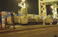 ميناء عدن يشهد وصول معدات عسكرية وجنود للقوات السعودية