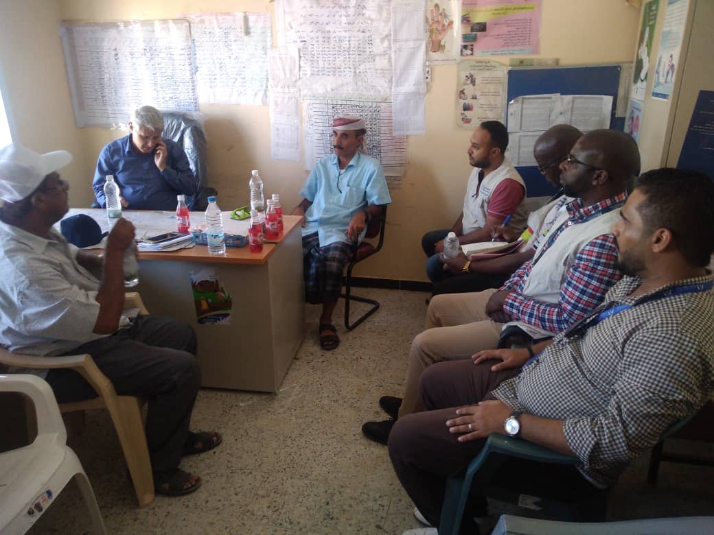 خبراء دوليون يتفقدون مشاريع منظمة الهيئة الطبية الدولية المنجزة بمسيمير لحج