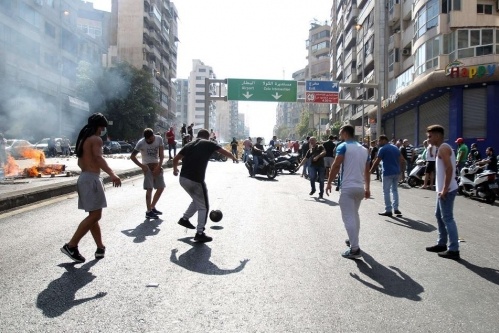عجلة الدوري اللبناني تتوقف مجددا تحت وقع الاحتجاجات