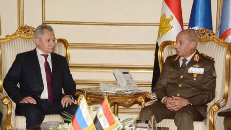 الجيشان الروسي والمصري يبحثان آفاق تطوير التعاون الثنائي