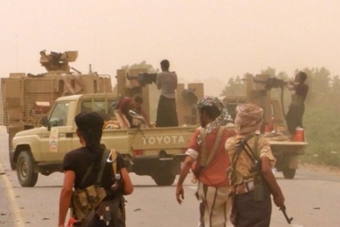 بالتزامن مع نشر نقاط أمنية..المليشيات الحوثية تصعد عسكريآ بالحديدة 