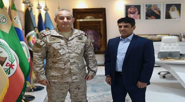 قائد القوات المشتركة الأمير تركي بن فهد يلتقي محافظ المهرة بالرياض