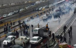 قتلى ومصابين وإغلاق للمنافذ جراء احتجاجات واسعة في إيران على أسعار الوقود