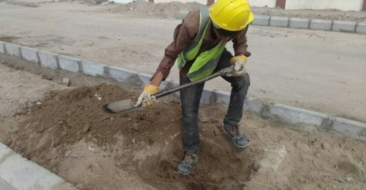 مركز الملك سلمان للإغاثة ينفذ مشروع رصف طريق صبر – مفرق الوهط بلحج