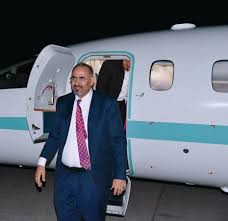 رئيس المجلس الانتقالي يصل عدن