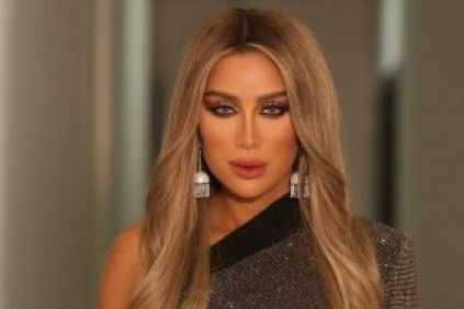 مايا دياب تثير جدلًا بتصرف ”غريب“ في موسم الرياض