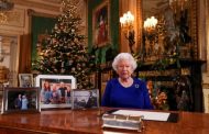 لماذا غاب هاري وميغان وابنهما عن صورة الملكة الرسمية؟