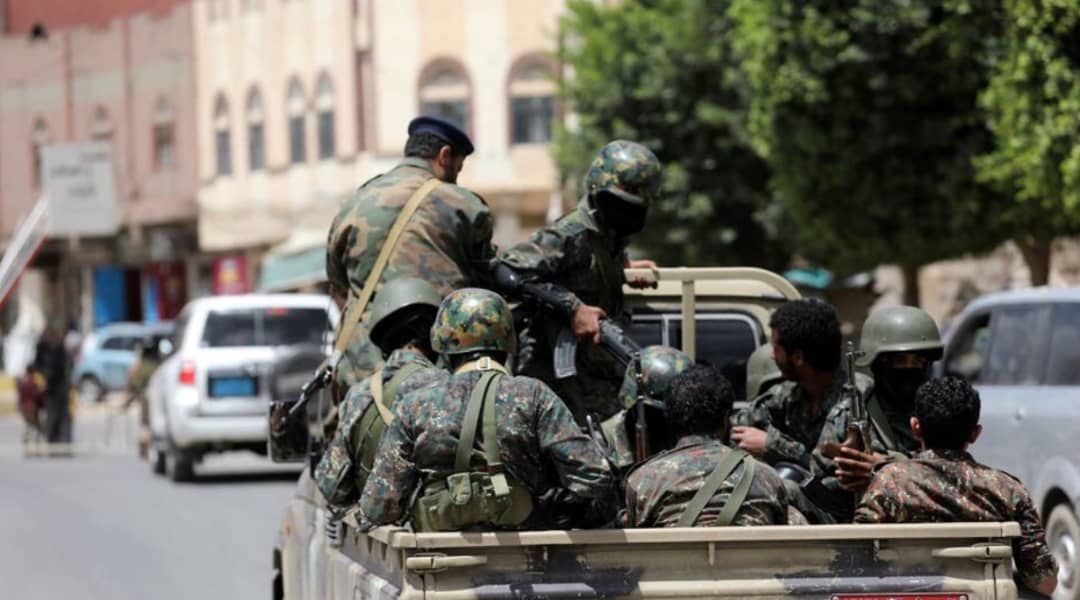 عشرات القتلى من الحوثيين بينهم مسؤول والجثث تصل صنعاء