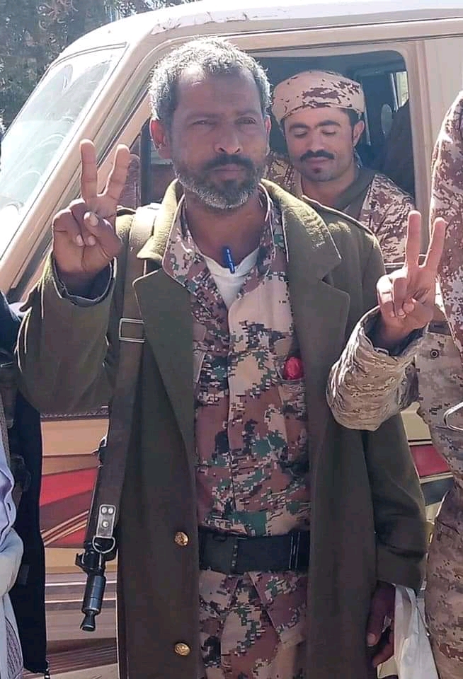 المئات من أبناء الضالع يشيعون الشهيد القائد شاكر البدشي إلى مثواه الأخير